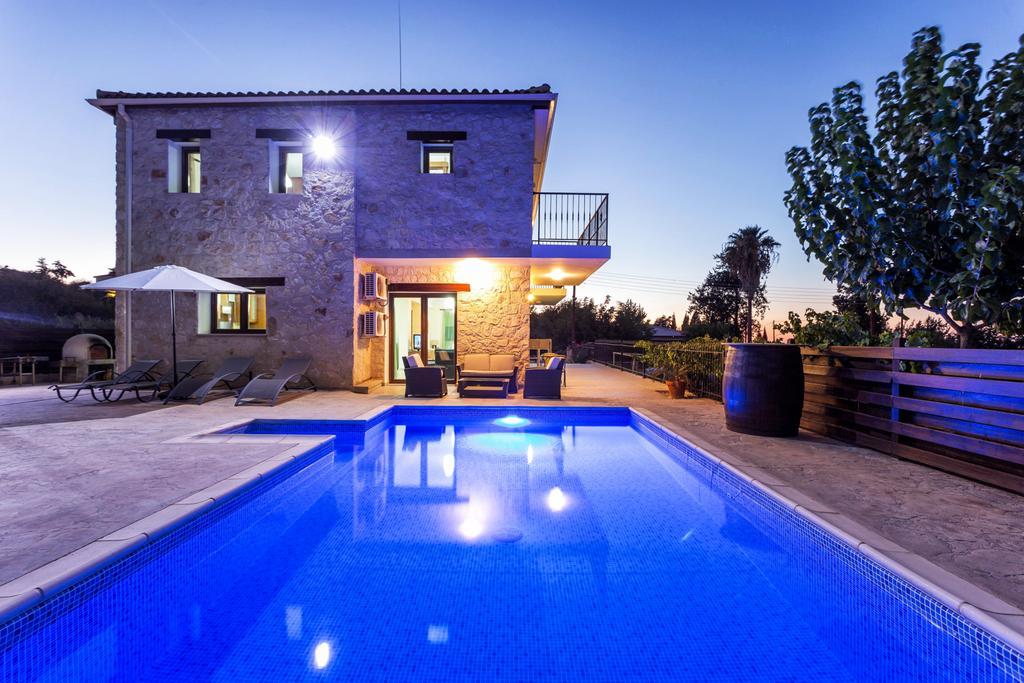 Villa Nikolina Dhrousha Buitenkant foto
