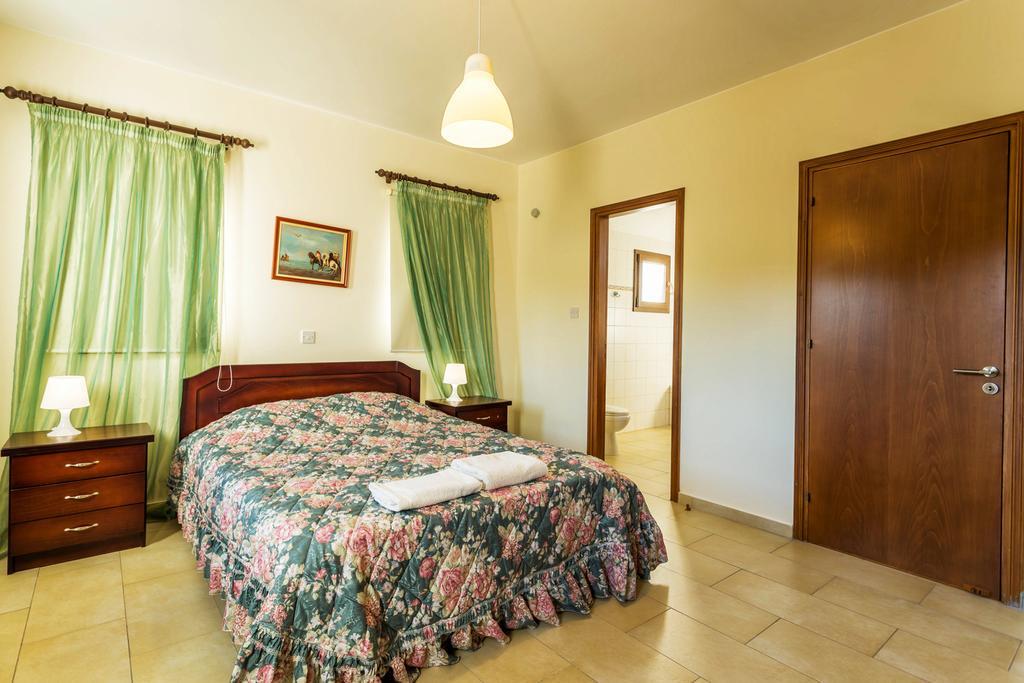 Villa Nikolina Dhrousha Buitenkant foto
