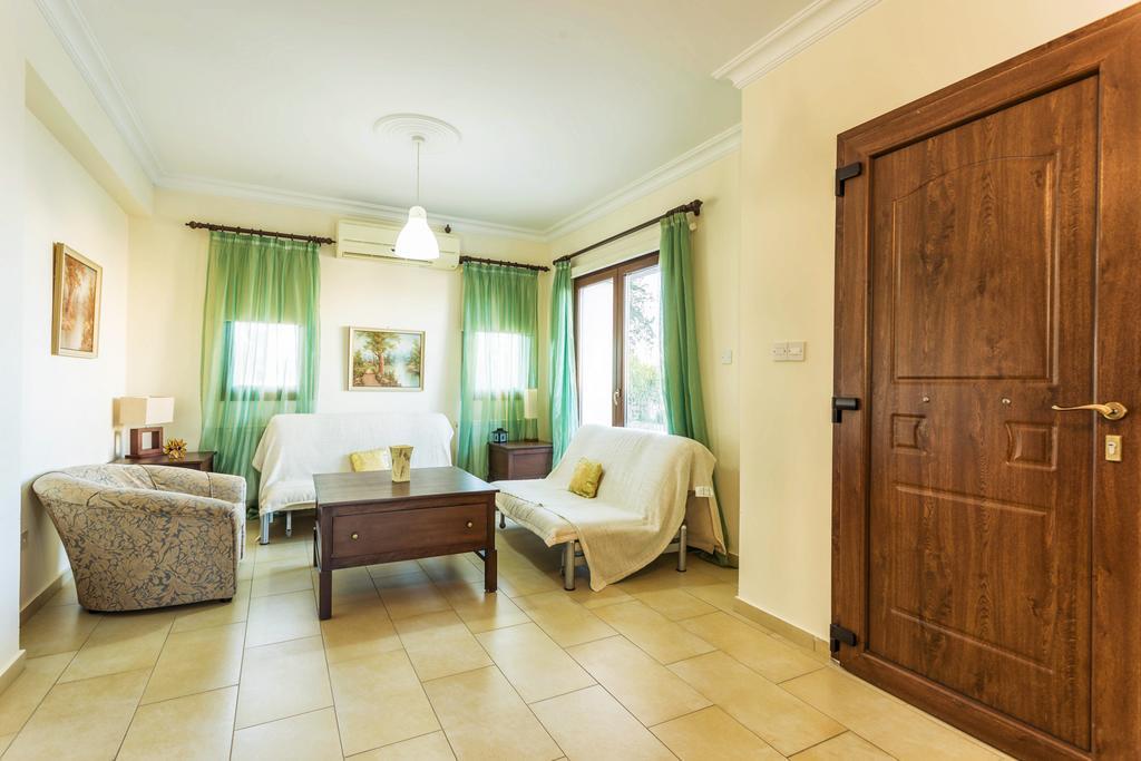 Villa Nikolina Dhrousha Buitenkant foto