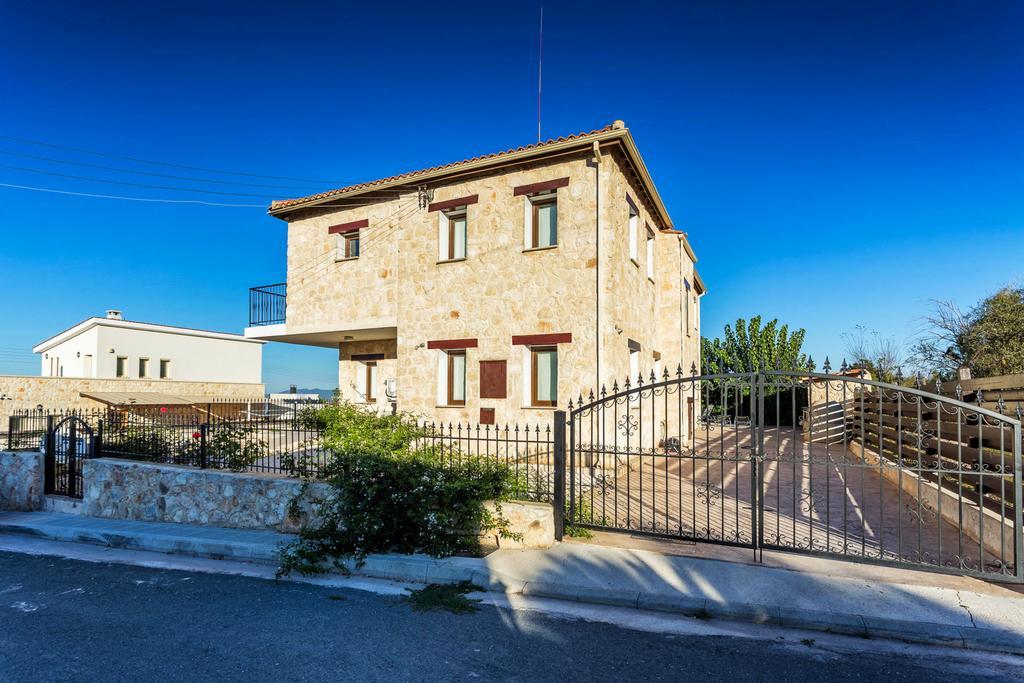 Villa Nikolina Dhrousha Buitenkant foto