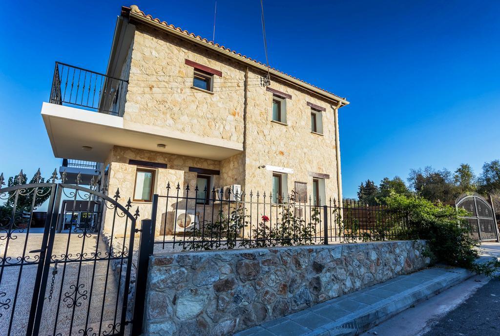 Villa Nikolina Dhrousha Buitenkant foto