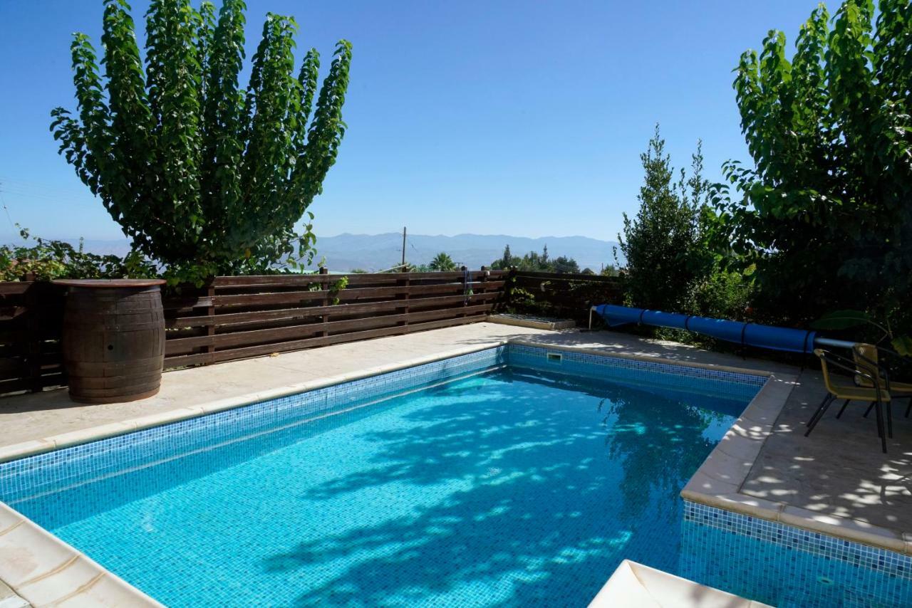 Villa Nikolina Dhrousha Buitenkant foto